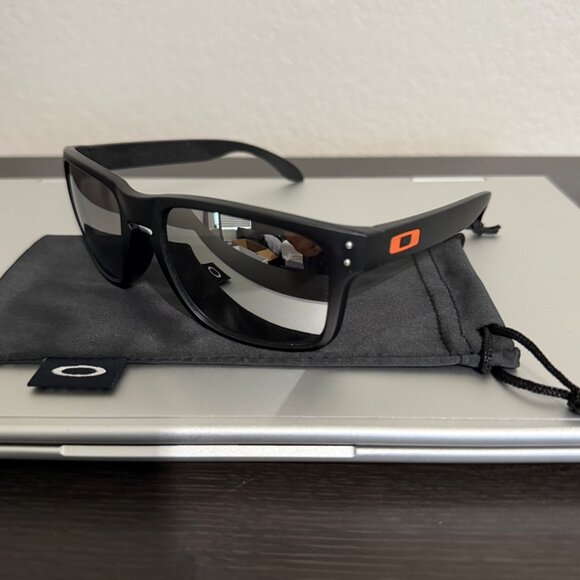 OO9102 Oakley Holbrook Silver Reflective Lenses - Picture 2 of 7